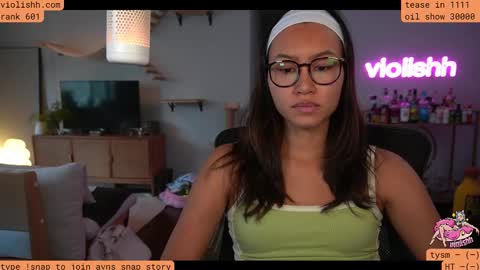 Snapshot of violishh chatting on November 17, 7:30 pm follow me on twitter violishh and ig violishh online show from November 17, 7:30 pm