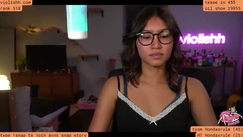 Snapshot of violishh chatting on November 30, 1:20 am follow me on twitter violishh and ig violishh online show from November 30, 1:20 am