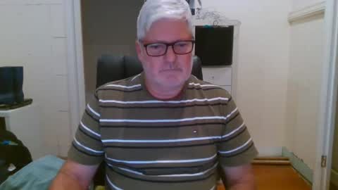 Snapshot of viper654321 chatting on December 25, 8:18 am viper654321 online show from December 25, 8:18 am