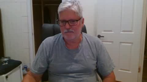 Snapshot of viper654321 chatting on October 2, 8:10 am viper654321 online show from October 2, 8:10 am