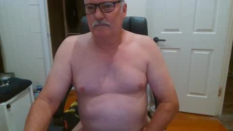 Snapshot of viper654321 chatting on October 3, 8:33 am viper654321 online show from October 3, 8:33 am