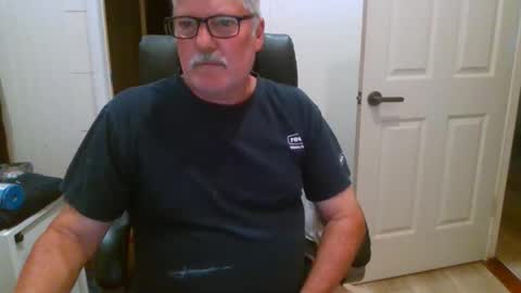 Snapshot of viper654321 chatting on October 13, 7:30 am viper654321 online show from October 13, 7:30 am