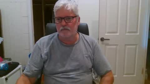 Snapshot of viper654321 chatting on December 18, 7:47 am viper654321 online show from December 18, 7:47 am