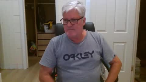 Snapshot of viper654321 chatting on April 29, 7:34 am viper654321 online show from April 29, 7:34 am