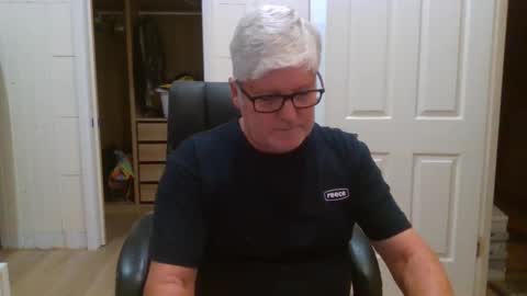 Snapshot of viper654321 chatting on April 30, 7:25 am viper654321 online show from April 30, 7:25 am