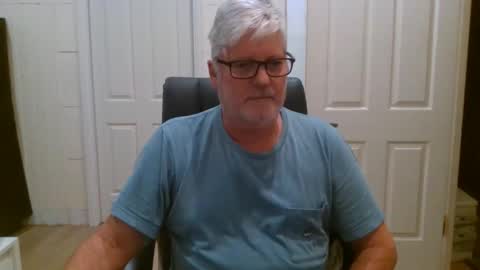Snapshot of viper654321 chatting on June 11, 7:39 am viper654321 online show from June 11, 7:39 am