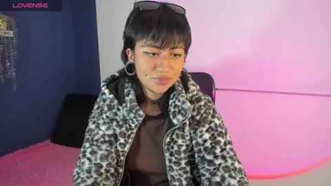 Snapshot of viperlix_ chatting on December 15, 11:42 pm viperlix_ online show from December 15, 11:42 pm