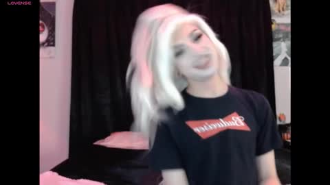 Snapshot of viperthedoll chatting on March 2, 2:14 am Viper online show from March 2, 2:14 am