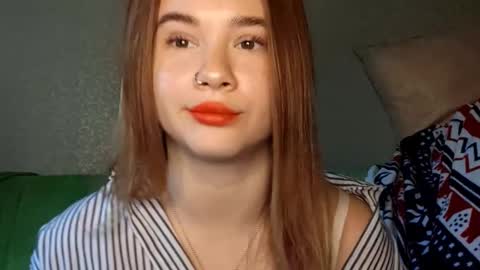 Mia online show from October 11, 11:42 am