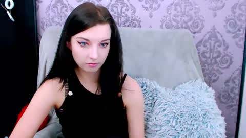 VirginLuna online show from February 23, 8:50 pm