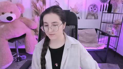 Snapshot of virtualvoyant chatting on December 18, 7:14 am your love online show from December 18, 7:14 am