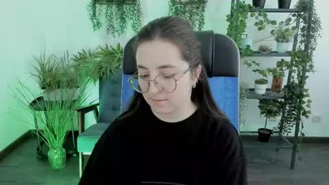 Snapshot of virtualvoyant chatting on January 7, 6:49 am your love online show from January 7, 6:49 am