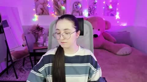 Snapshot of virtualvoyant chatting on February 19, 1:45 am your love online show from February 19, 1:45 am