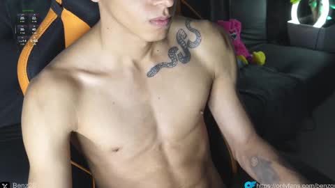 Snapshot of vito_benz chatting on February 22, 10:20 pm VITO BENZ online show from February 22, 10:20 pm