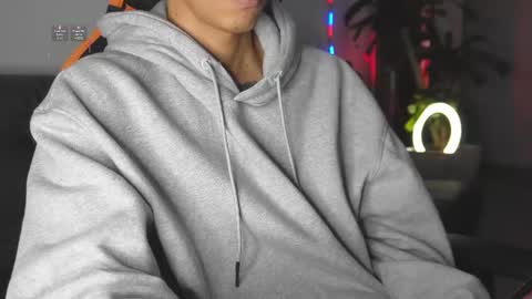 Snapshot of vito_benz chatting on March 6, 10:47 pm VITO BENZ online show from March 6, 10:47 pm