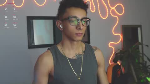 Snapshot of vito_benz chatting on October 7, 12:30 am VITO BENZ online show from October 7, 12:30 am