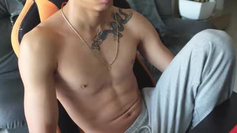 Snapshot of vito_benz chatting on October 18, 4:08 pm VITO BENZ online show from October 18, 4:08 pm