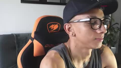 Snapshot of vito_benz chatting on October 26, 12:00 pm VITO BENZ online show from October 26, 12:00 pm