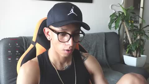 Snapshot of vito_benz chatting on October 29, 1:13 pm VITO BENZ online show from October 29, 1:13 pm