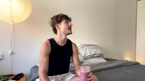 Snapshot of vitoraugustoxxx chatting on December 1, 12:32 pm vitoraugustoxxx online show from December 1, 12:32 pm