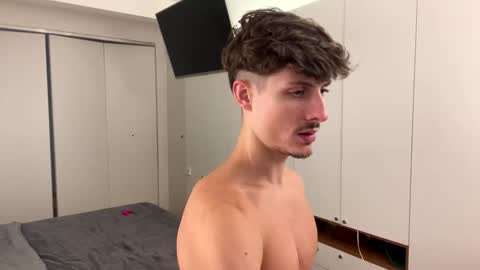 Snapshot of vitoraugustoxxx chatting on December 17, 10:05 pm vitoraugustoxxx online show from December 17, 10:05 pm