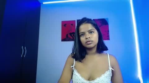 Snapshot of vittoriaandersen chatting on January 13, 2:00 pm Vittoria Andersen online show from January 13, 2:00 pm