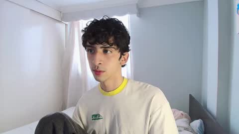 Snapshot of vittorio_cerati chatting on February 2, 9:13 pm new acount online show from February 2, 9:13 pm