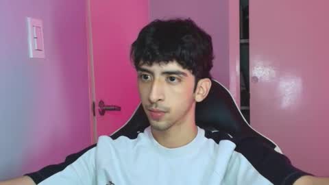 Snapshot of vittorio_cerati chatting on February 13, 1:23 am new acount online show from February 13, 1:23 am