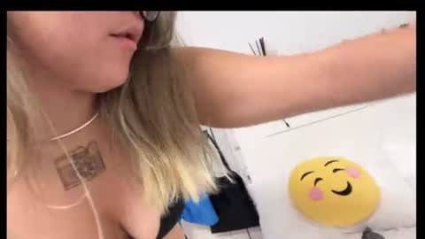 Snapshot of viva_lovee chatting on July 1, 9:47 pm viva_lovee online show from July 1, 9:47 pm