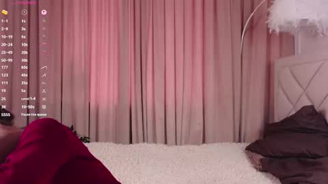 Snapshot of vivi_ennes chatting on October 22, 7:19 am You like my friends can call me LUNA This is my first day here online show from October 22, 7:19 am