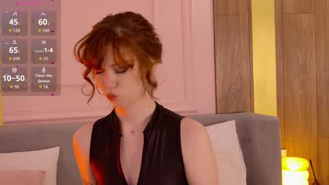 vivi_west online show from April 8, 5:13 pm