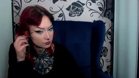 ViviaDarc online show from November 28, 6:32 pm