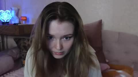 vivian_alison online show from April 18, 6:34 pm