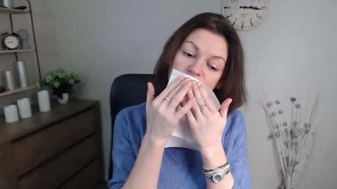 Vivian online show from January 13, 9:41 am