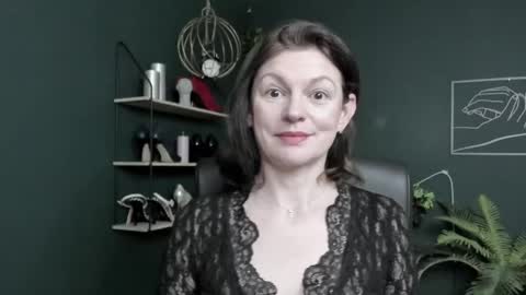 Snapshot of vivian_dream chatting on April 23, 6:47 am Vivian online show from April 23, 6:47 am