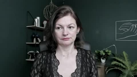 Snapshot of vivian_dream chatting on April 27, 6:33 am Vivian online show from April 27, 6:33 am