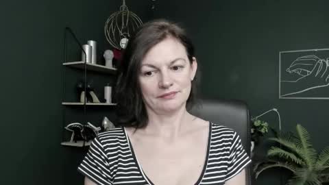 Snapshot of vivian_dream chatting on May 26, 5:58 am Vivian online show from May 26, 5:58 am