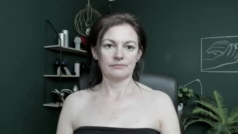 Snapshot of vivian_dream chatting on May 31, 7:59 am Vivian online show from May 31, 7:59 am