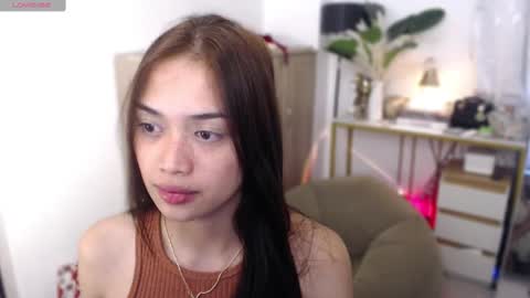 Vivian online show from October 8, 3:53 pm