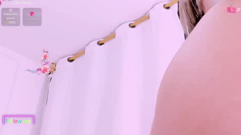 Snapshot of vivianne_scott chatting on February 24, 12:05 pm Vivi online show from February 24, 12:05 pm