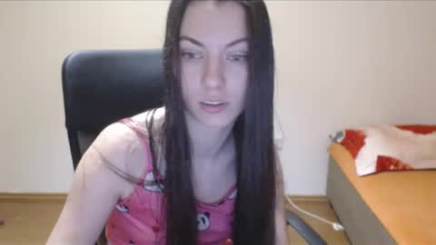 Snapshot of vivianngray chatting on December 7, 7:32 pm Vivian Gray online show from December 7, 7:32 pm