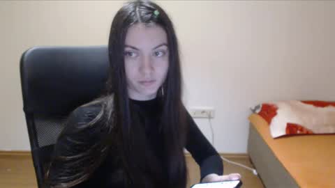 Snapshot of vivianngray chatting on December 13, 2:49 pm Vivian Gray online show from December 13, 2:49 pm