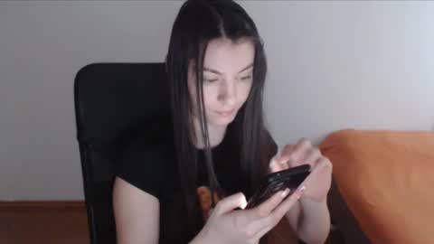 Snapshot of vivianngray chatting on December 22, 11:33 am Vivian Gray online show from December 22, 11:33 am