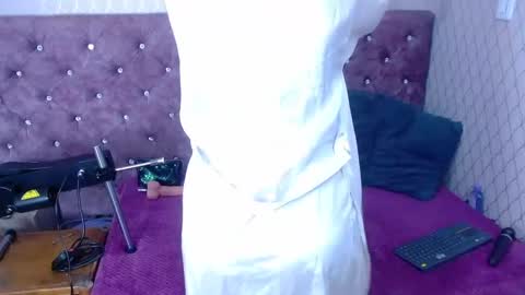 VivianRose online show from October 4, 4:10 am