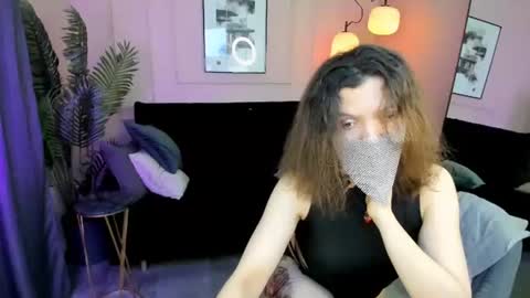 Vivien online show from July 4, 8:37 pm