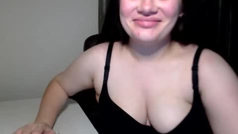 Snapshot of vivirose_ chatting on September 27, 10:15 pm Vivi online show from September 27, 10:15 pm