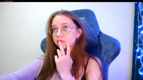 Snapshot of vivivivikkie chatting on May 20, 9:21 pm vivivivikkie online show from May 20, 9:21 pm