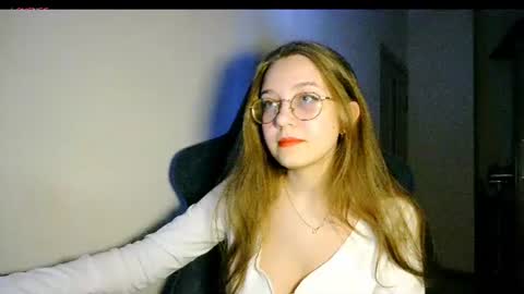 vivivivikkie online show from July 20, 9:50 pm