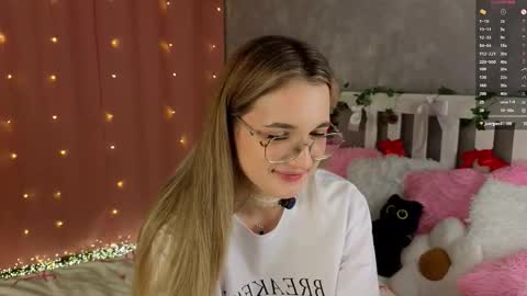 vivyboo111 online show from February 4, 7:42 pm