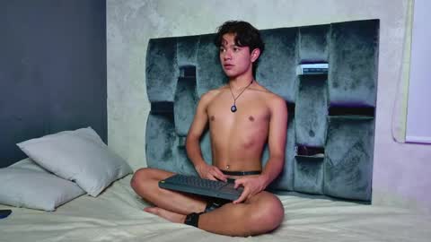 vix_hot online show from May 26, 8:05 pm